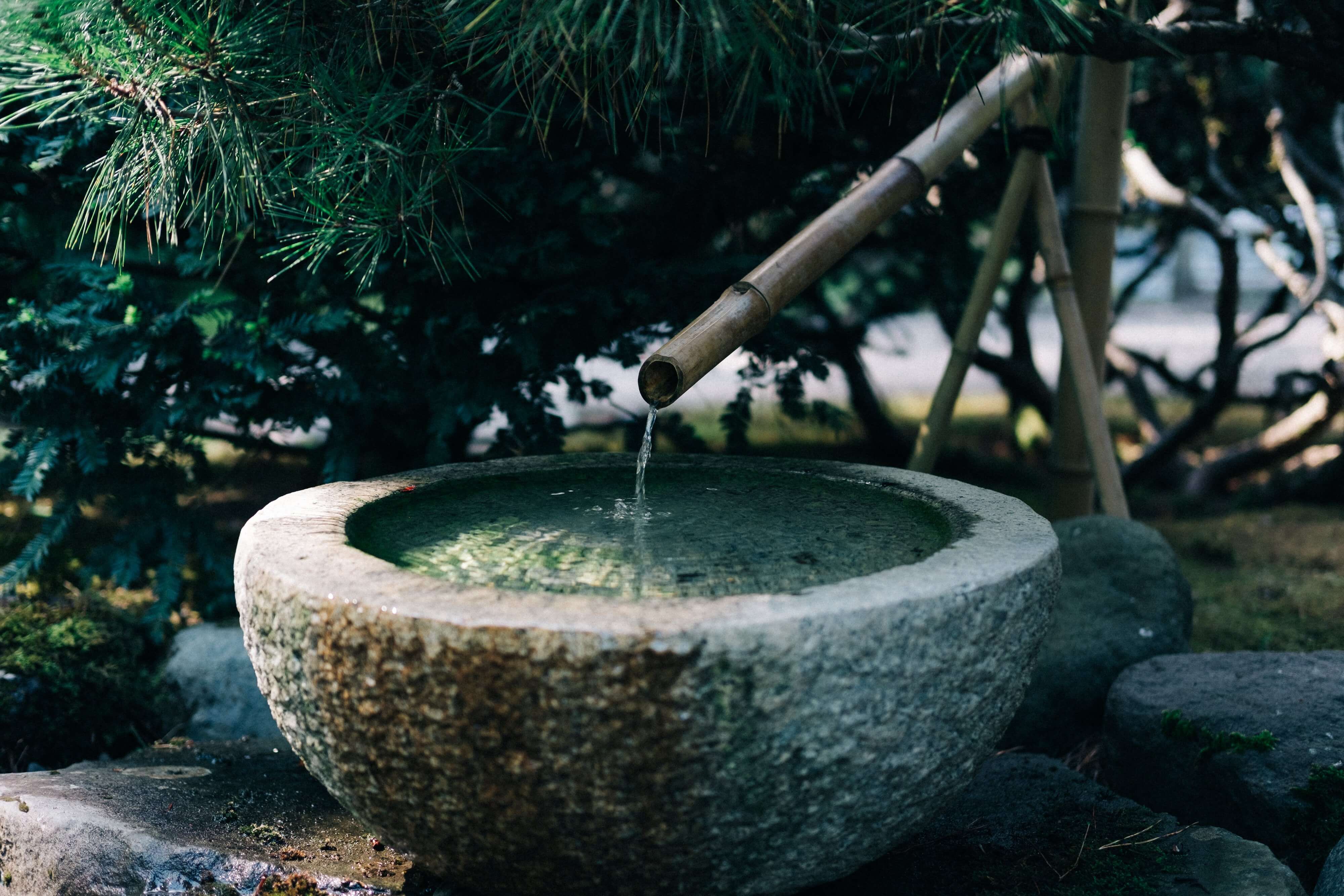 Fontaine d'eau en bambou